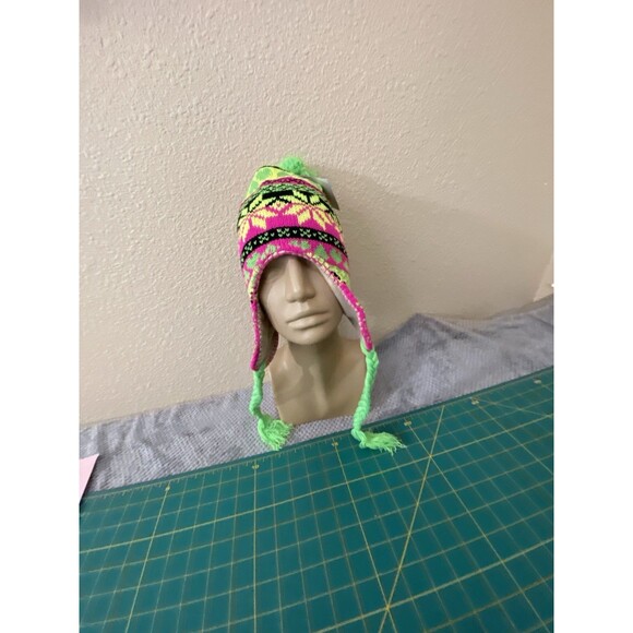 Peruvian Chullo hat Neon Florescent Green Pom - Picture 5 of 14